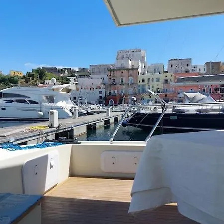 Botel Terrazza Sul Porto Pozzuoli